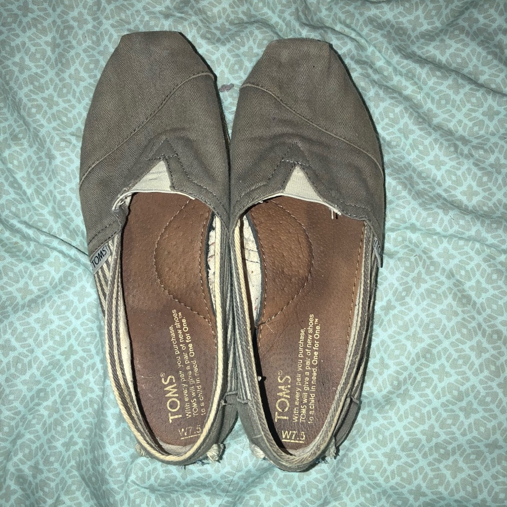 Toms Shoes
